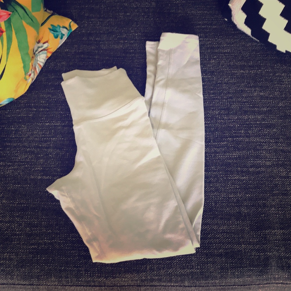 Alo yoga pants